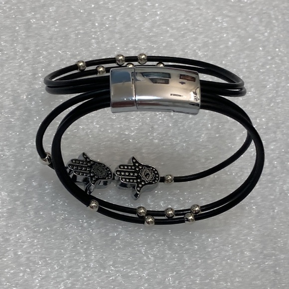 NWOT - BLACK WRAP LEATHER STRAP HAMSA BRACELET WITH MAGNETIC CLOSURE - Picture 12 of 12